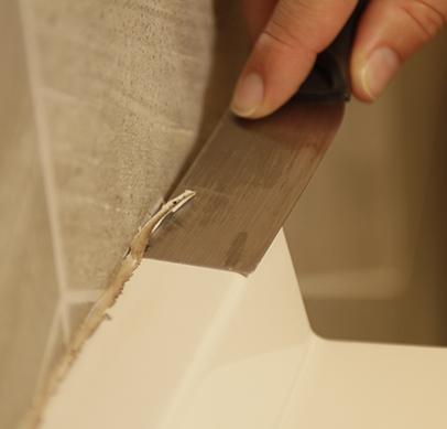 Cómo quitar el papel adhesivo de la madera?